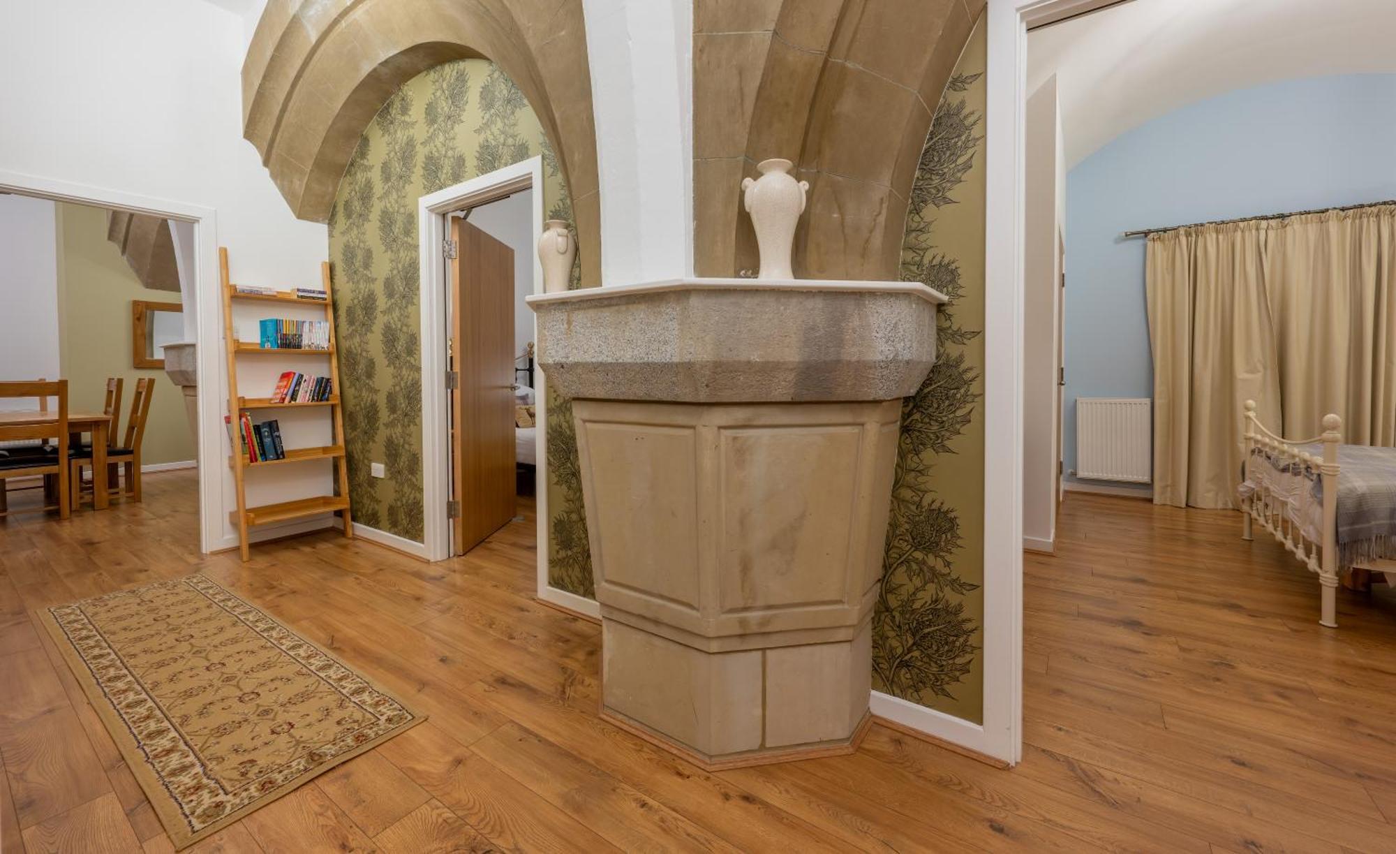 Abbey Church Upper North Aisle Luxury Self Catering 2 Bedroom *